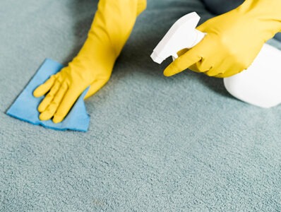 produto para limpar carpetes a seco